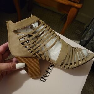 NWT Block heeled sandal